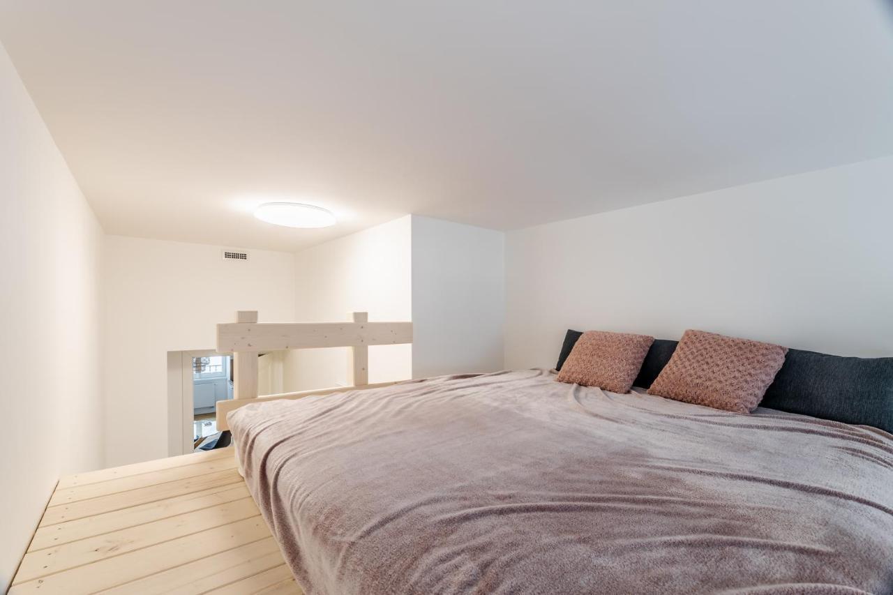 Elegant Located In The Centre Of Daire