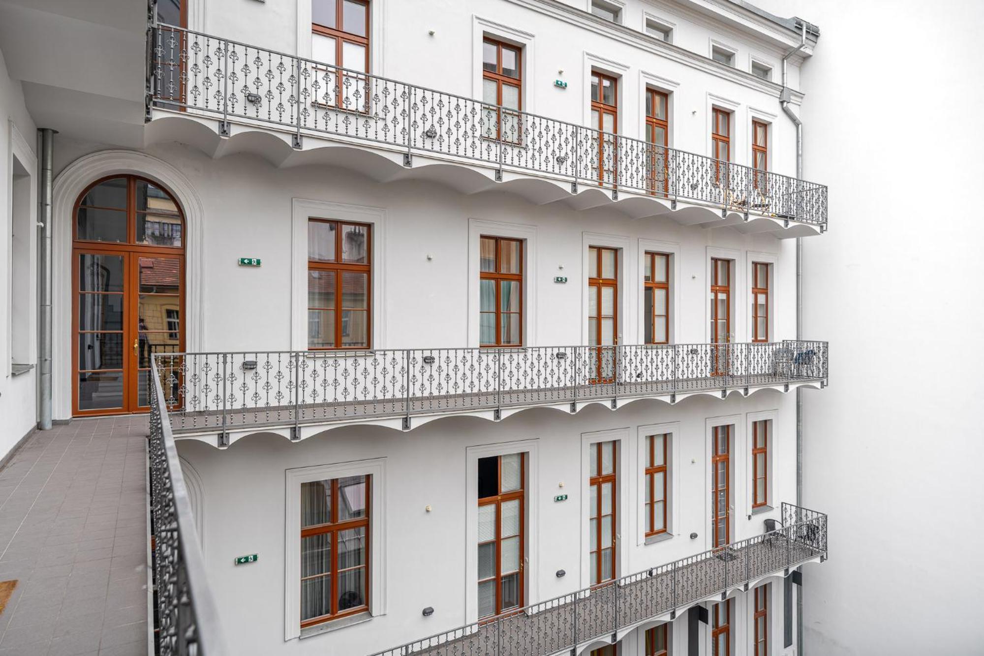 Elegant Located In The Centre Of Daire